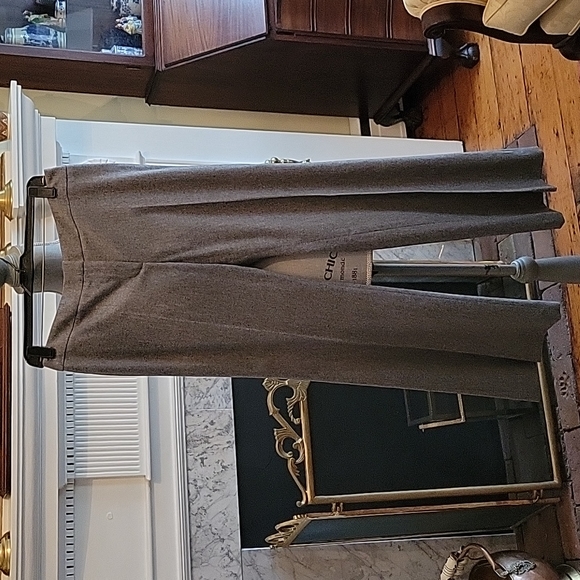 Adrienne Vista dining Suit - Picture 8 of 13
